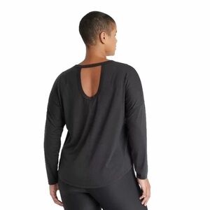 400. All In Motion Black Long Sleeve Top - Medium
